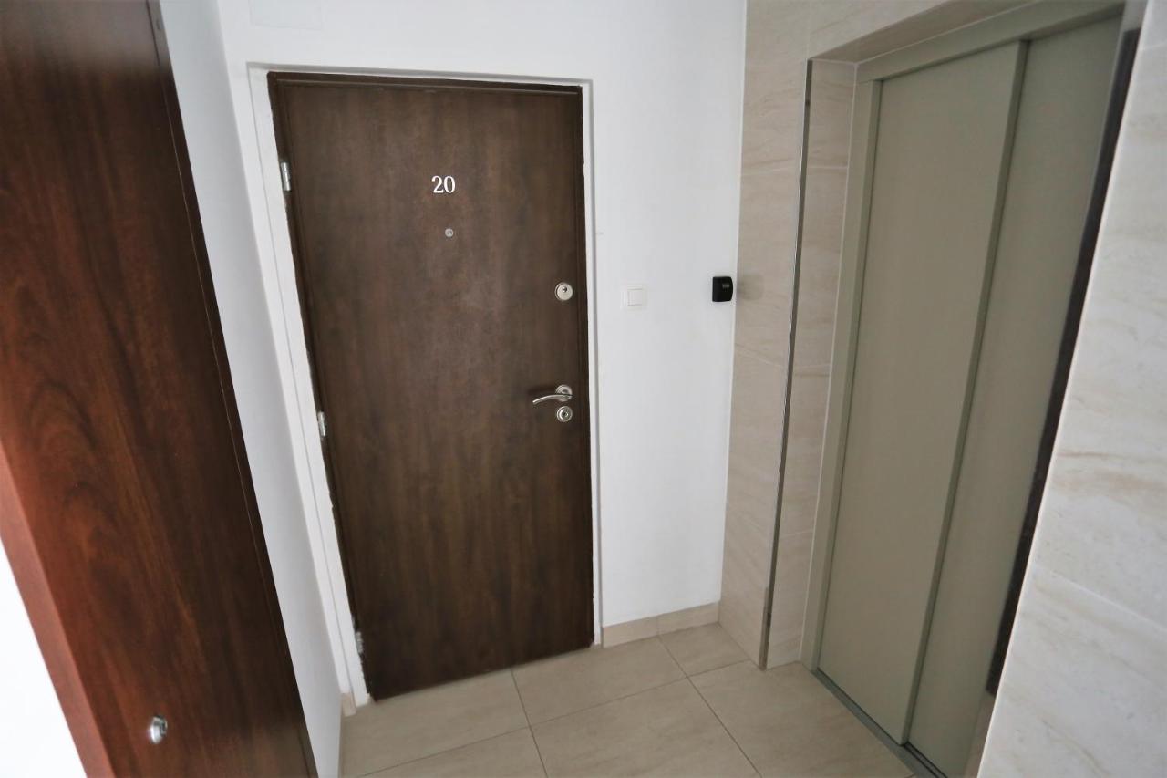 Apartament Mgm Karmelicka Varsóvia Exterior foto